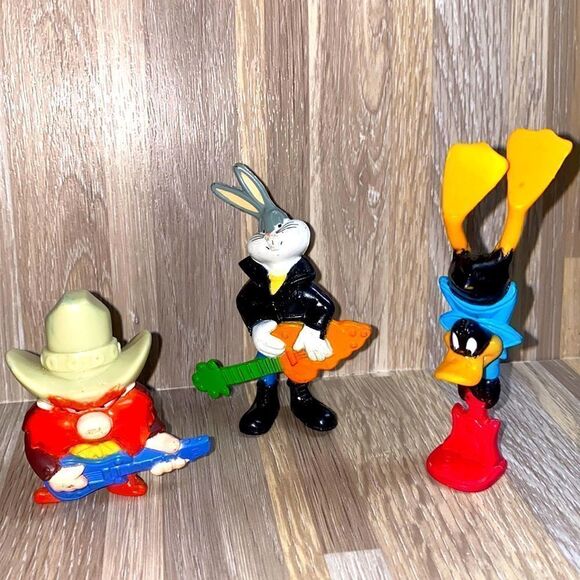 Looney Tunes Bugs Bunny Yosemite Sam Daffy Duck 90s rock and roll band vintage - Picture 1 of 4